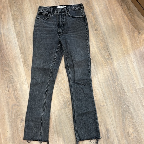 A&F 90s SKINNY HIGH RISE FADED BLACK JEANS - Picture 3 of 3